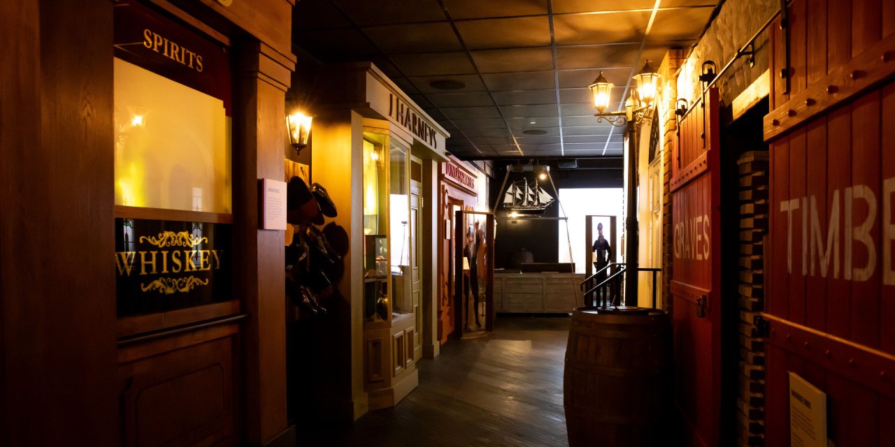 Dark hallway mimicking the New Ross Street back in the 1840's